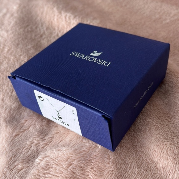 Swarovski Dazzling Swan Y Necklace - Picture 4 of 5